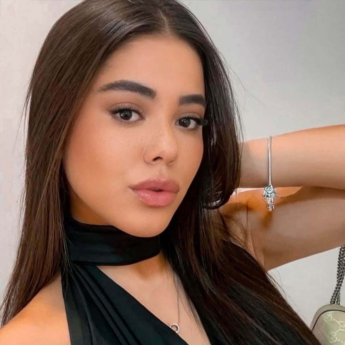 איזבלה בחיפה בת 25 תיירת חדשה