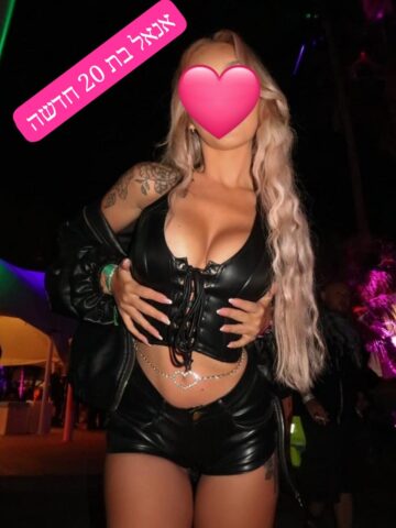 אנאל בת 20 מהממת נראת כמו בובת ברבי אמיתית