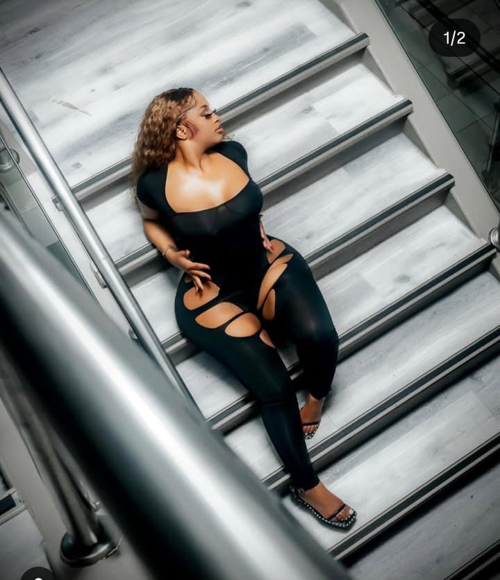 באר שבע-בחורה אפריקאית תיירת חזקה