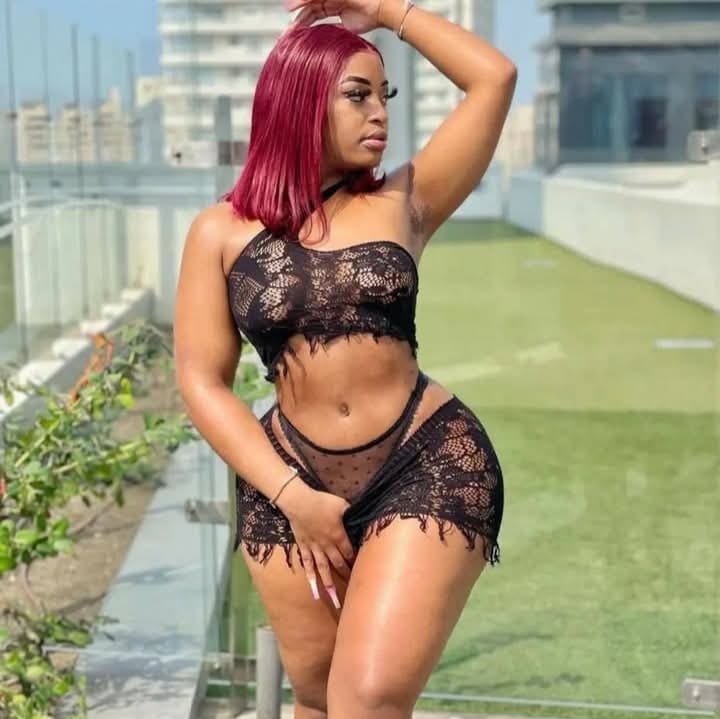 באר שבע-בחורה אפריקאית תיירת חזקה