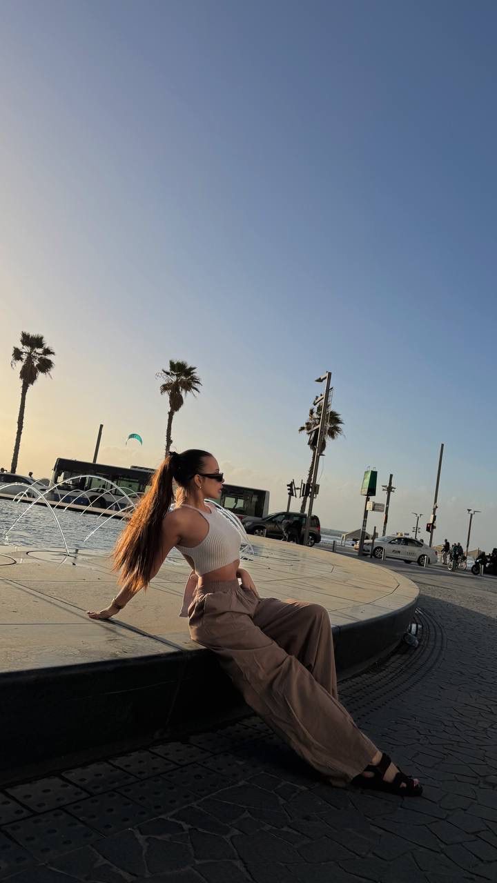 בת 21 בחורה מחול – בתל אביב