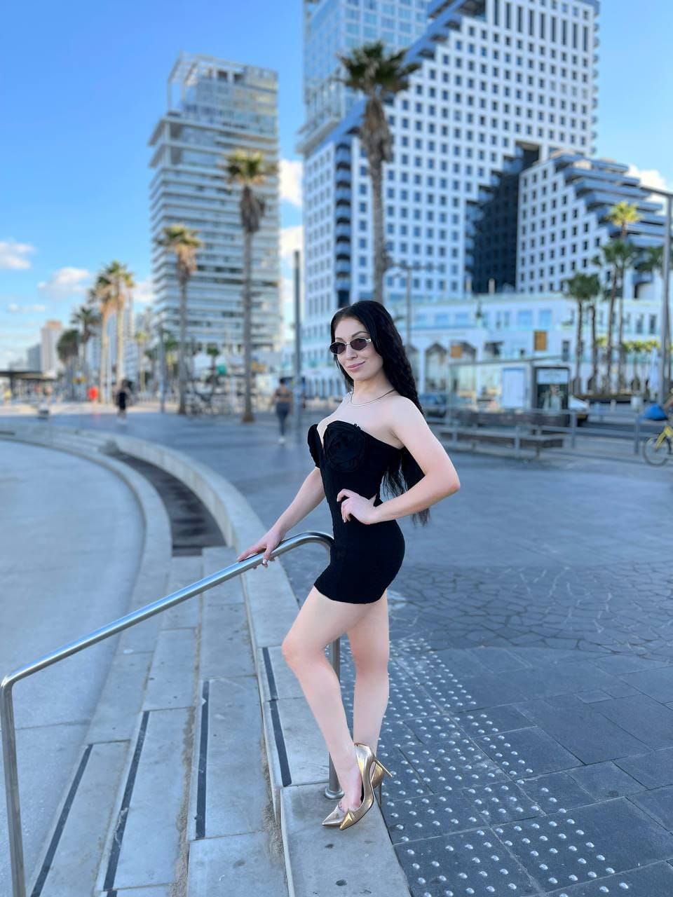 בתל אביב-בחורה מפנקת בת 25