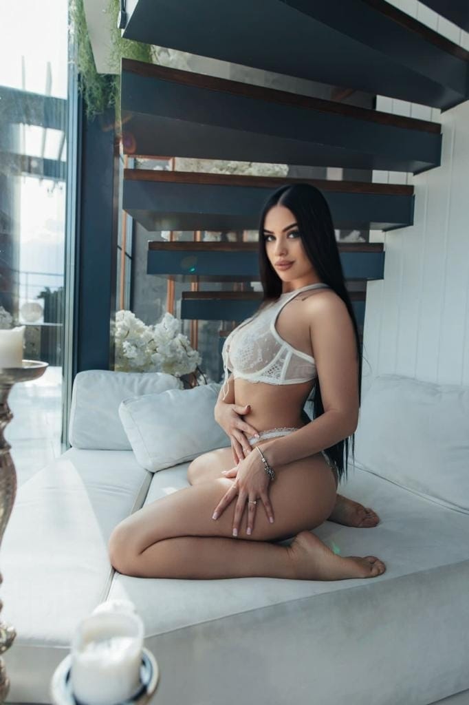 חולון – בחורה איכותית רזה