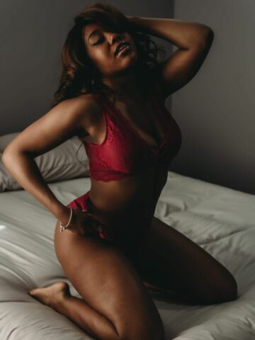 חזקה 24 בחורה אפריקאית תיירת -נתניה