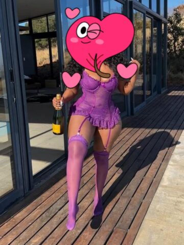 לואיז מלאה במקומות הנכונים תיירת אפריקאית תל אביב