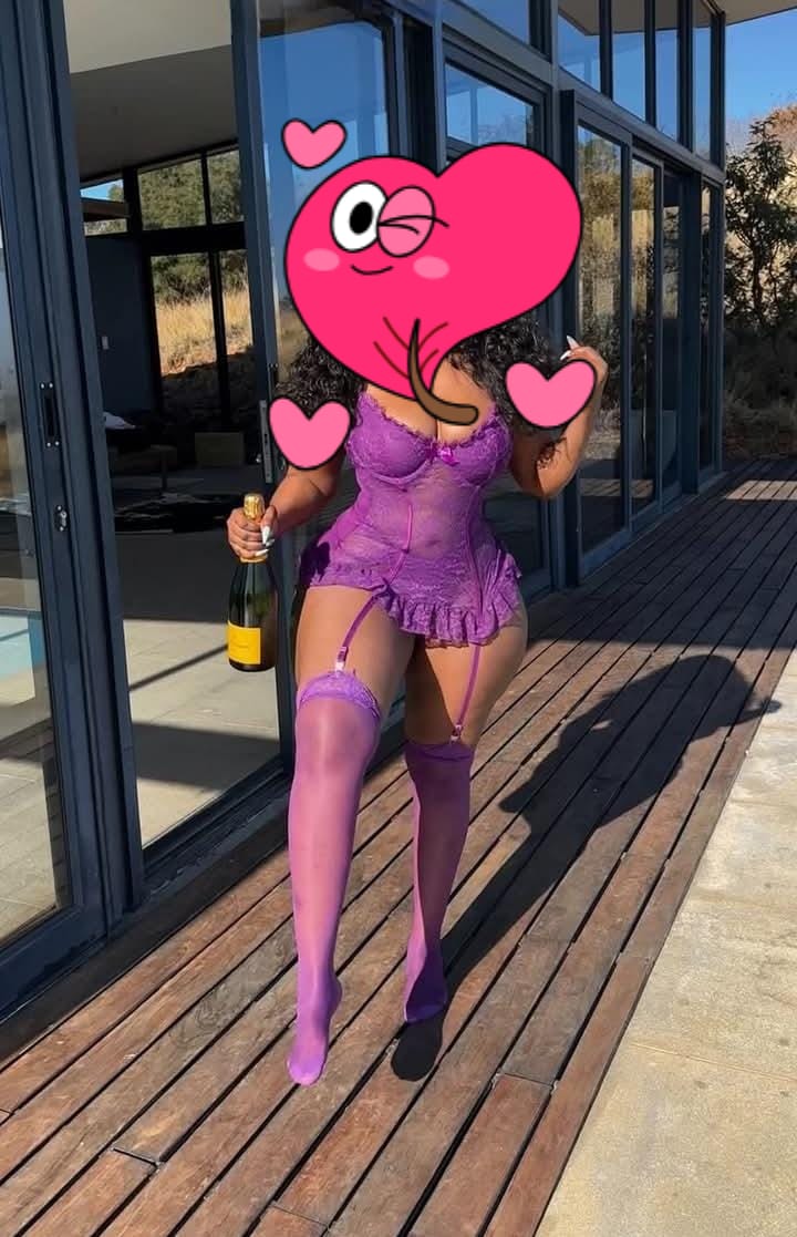 לואיז מלאה במקומות הנכונים תיירת אפריקאית תל אביב