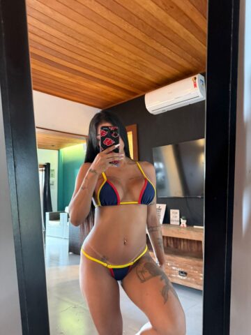 לונה- בבת ים בת 25 תיירת מברזיל