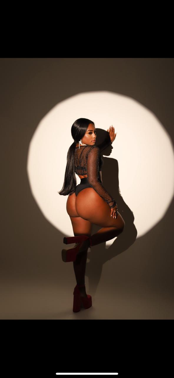 לונה חדשה – בבת ים – בת 25 תיירת ברזילאית