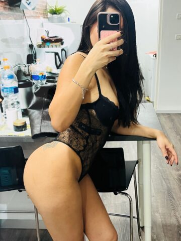 ליה – בחיפה – 25 ברזילאית תיירת