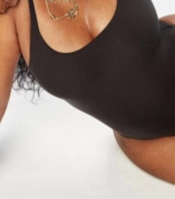 ללה – נתניה תיירת אפריקאית