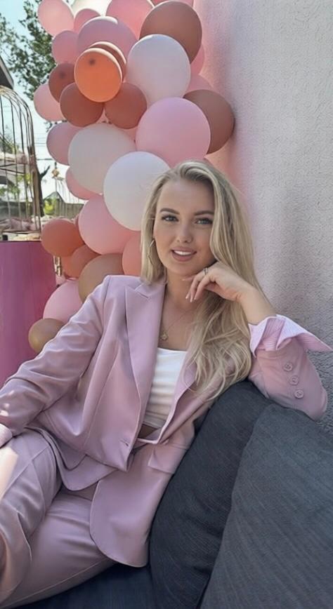 מילנה תל אביב- בחורה לעיסוי מפנק בלונדה