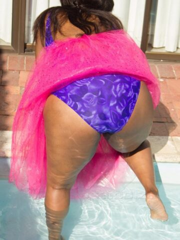 בנתניה בחורה מדליקה