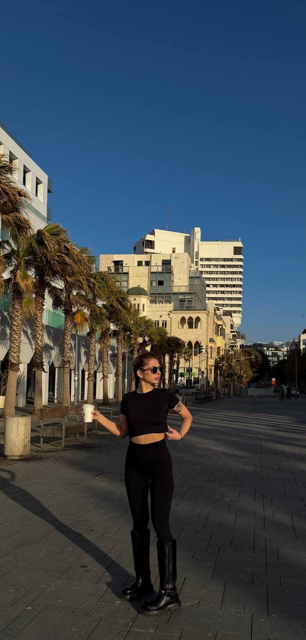 מריאנה – תל אביב- בת 28 רזה בחורה מחול