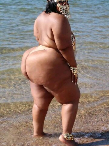 מרסי- בירושלים -מלאה בחורה אפריקאית מחול