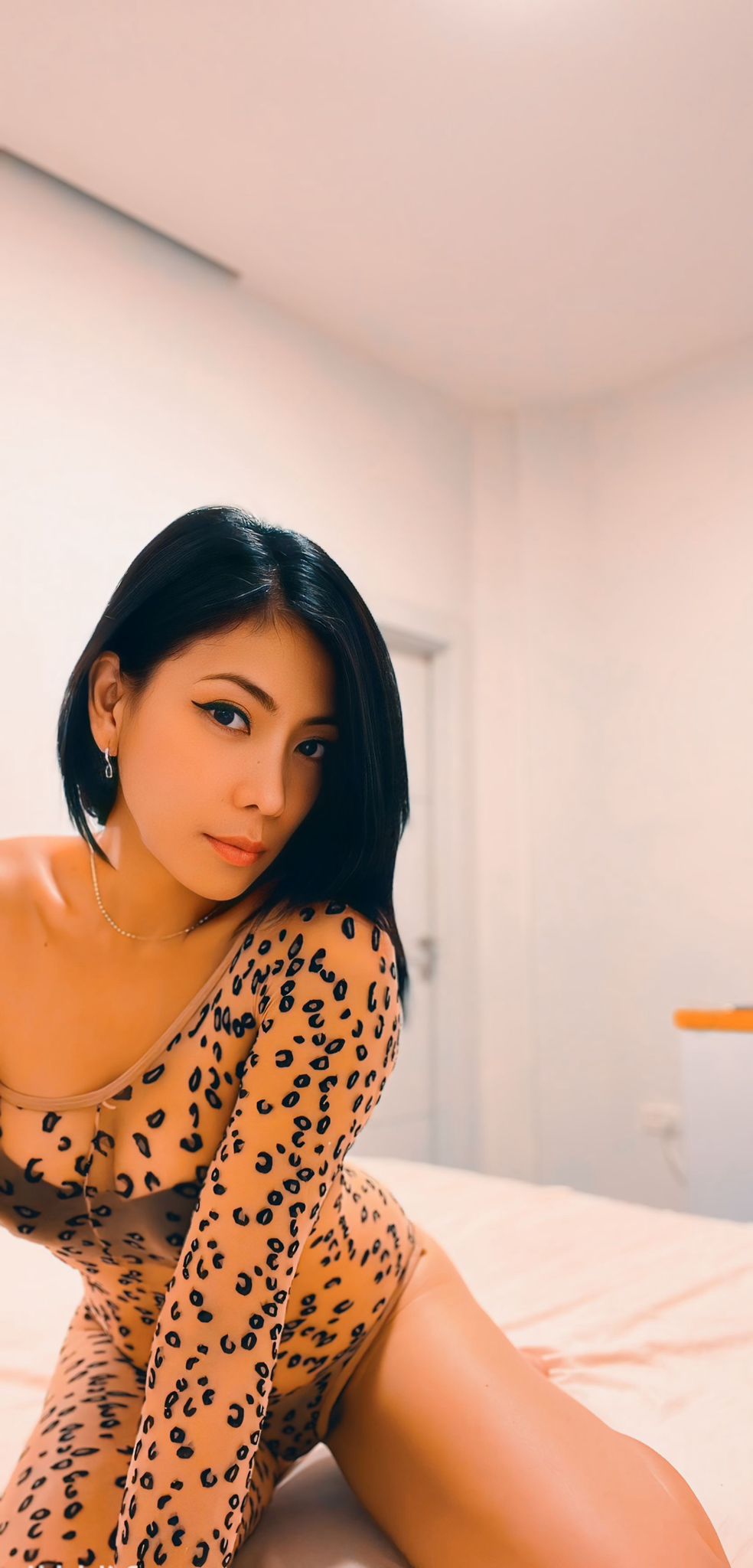 שלג – בת 35 פיליפינית תיירת – תל אביב