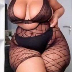 תיירת אפריקאית חזקה – תל אביב