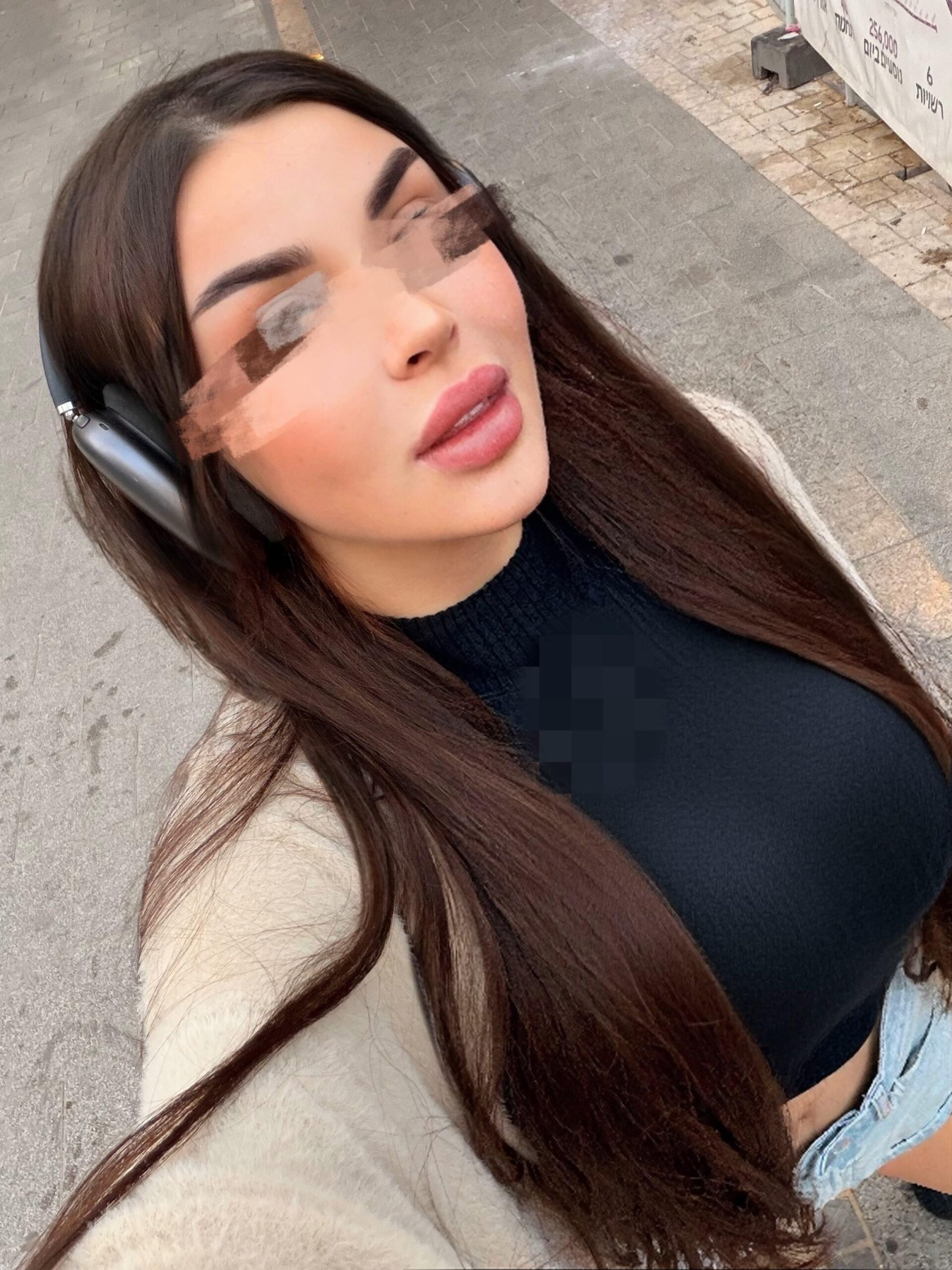 ברונטית תיירת מאירופה-תל אביב